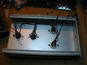 Préparation du câblage des cartes.